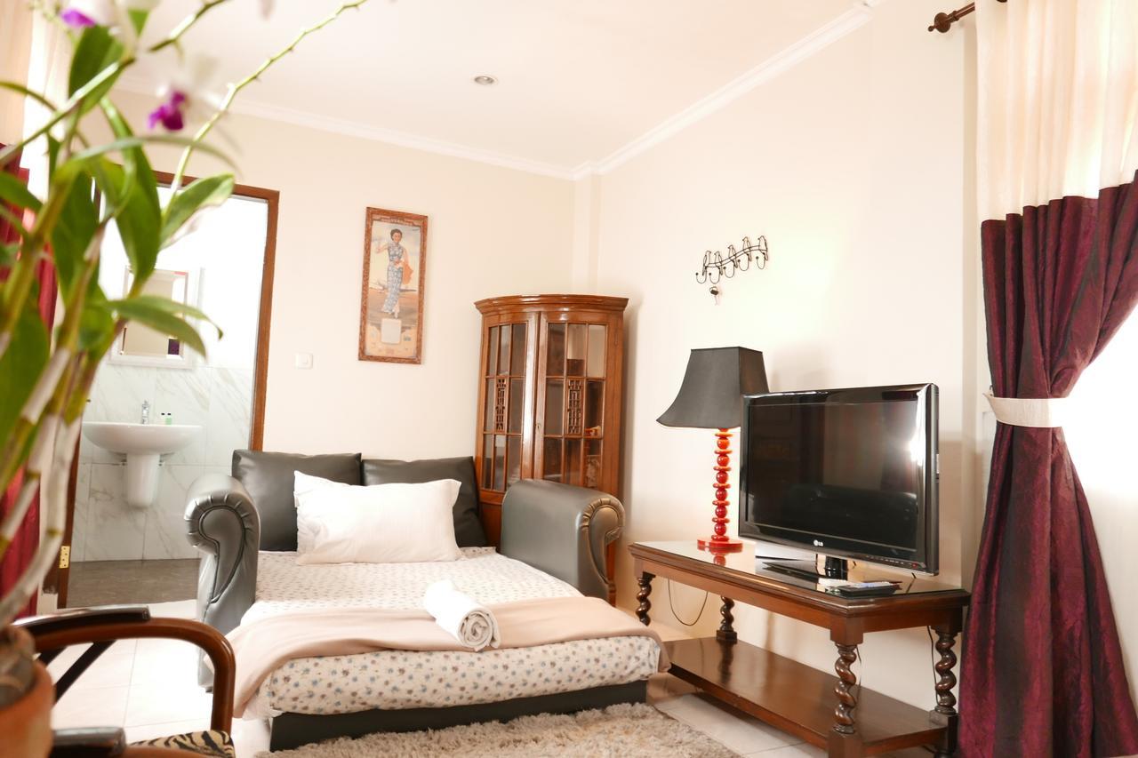 Ciwulan 36 Guest House Bandung Exterior foto