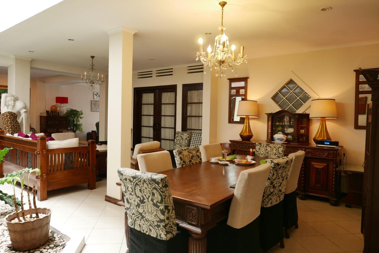 Ciwulan 36 Guest House Bandung Exterior foto