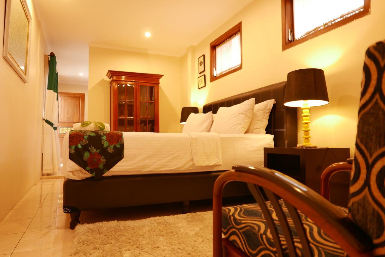 Ciwulan 36 Guest House Bandung Exterior foto