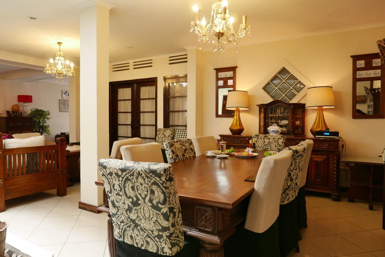 Ciwulan 36 Guest House Bandung Exterior foto